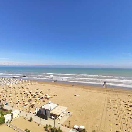 La Torre - Frontemare - Immobil Relax Villa Lido di Jesolo Luaran gambar