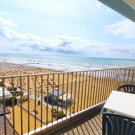 La Torre - Frontemare - Immobil Relax Villa Lido di Jesolo Luaran gambar