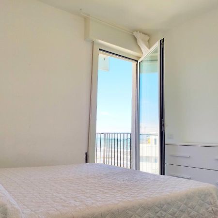 La Torre - Frontemare - Immobil Relax Villa Lido di Jesolo Luaran gambar