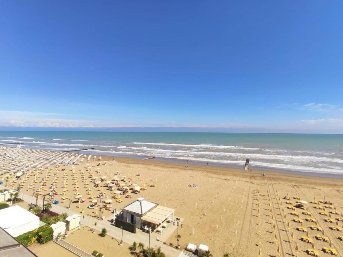 La Torre - Frontemare - Immobil Relax Villa Lido di Jesolo Luaran gambar