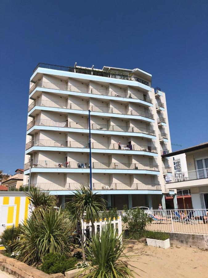 La Torre - Frontemare - Immobil Relax Villa Lido di Jesolo Luaran gambar