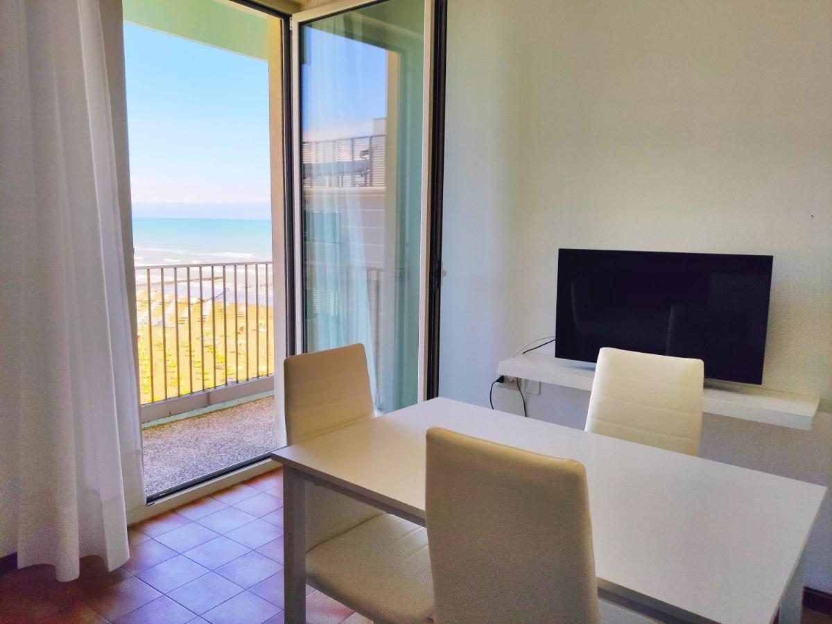 La Torre - Frontemare - Immobil Relax Villa Lido di Jesolo Luaran gambar